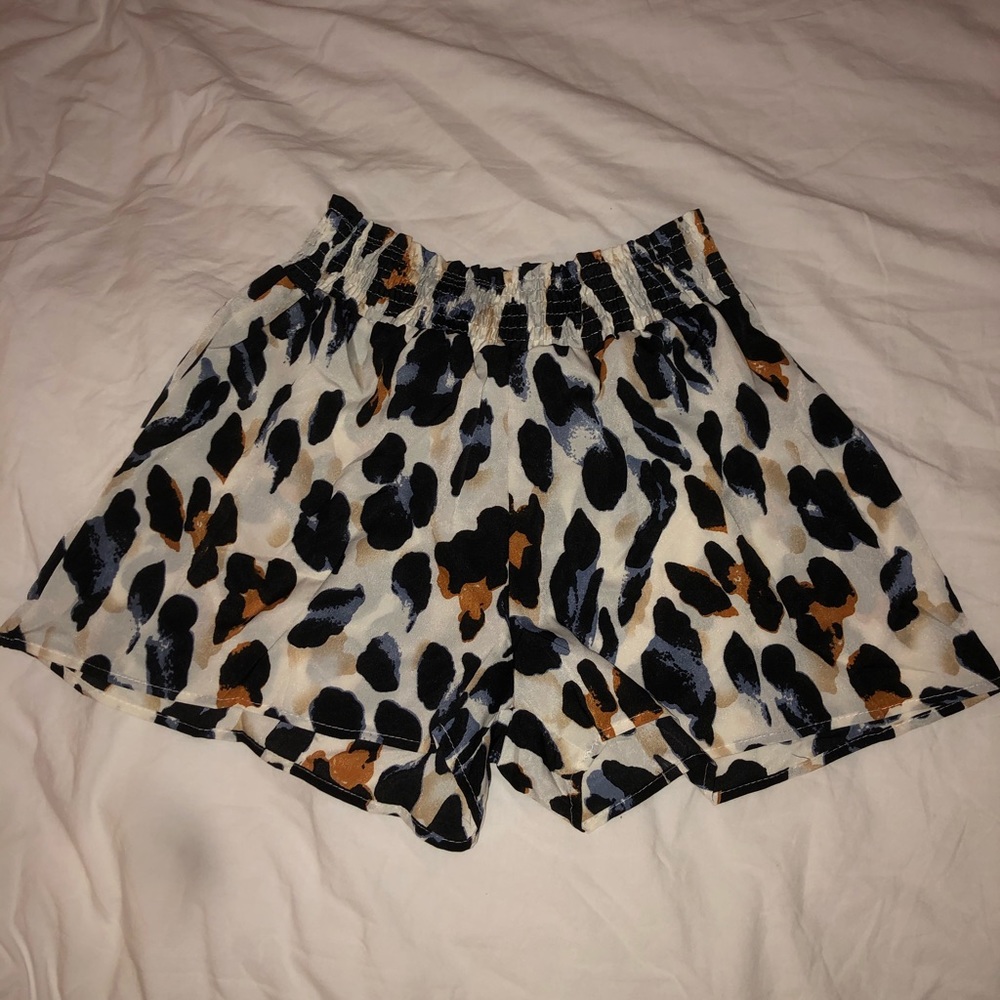leopard print flowy shorts ❤️